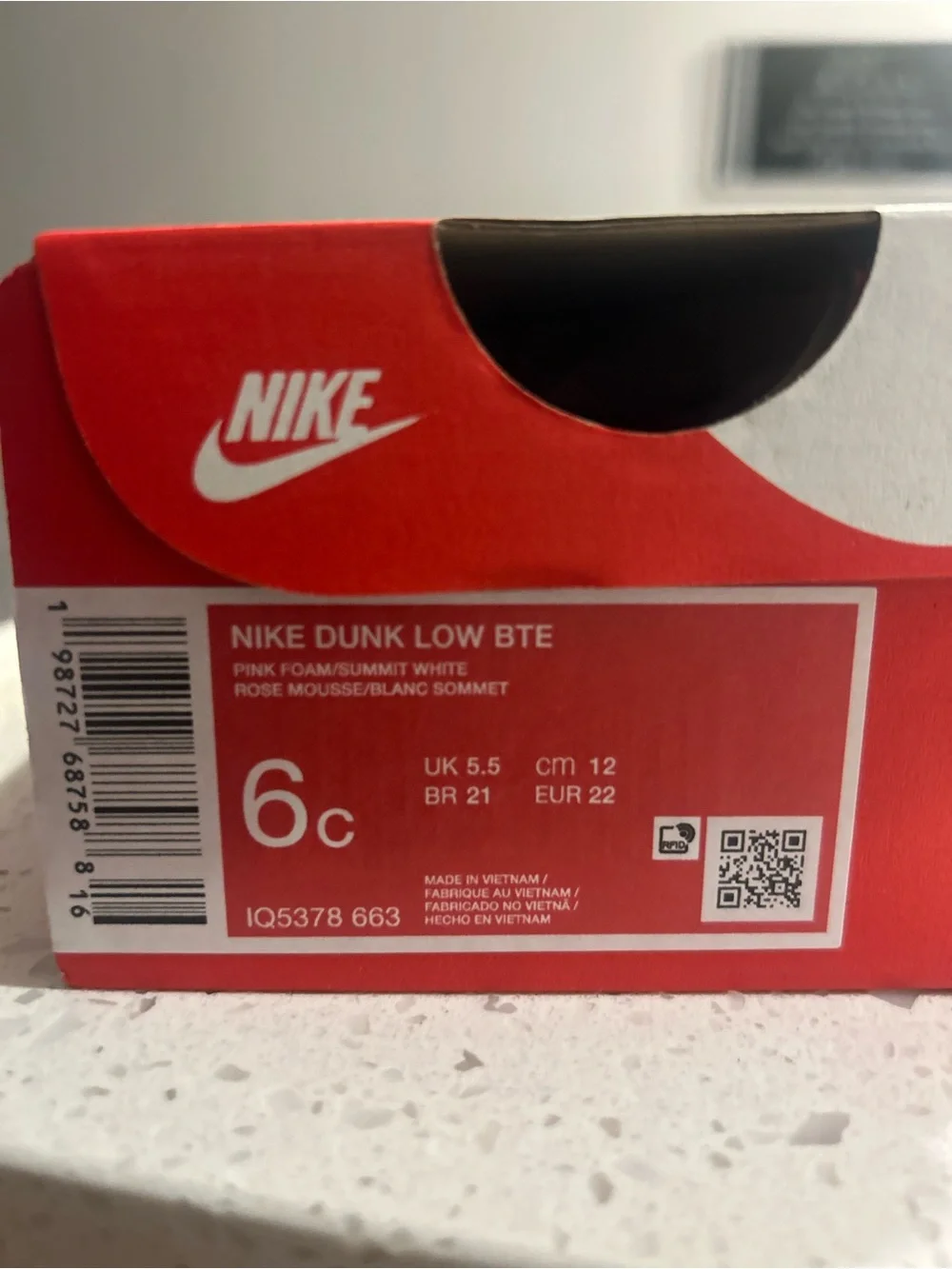 Nike Kids Low-Top Sneakers in Pink, Red & White